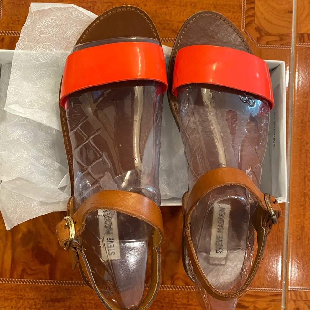 steve madden “donddi”